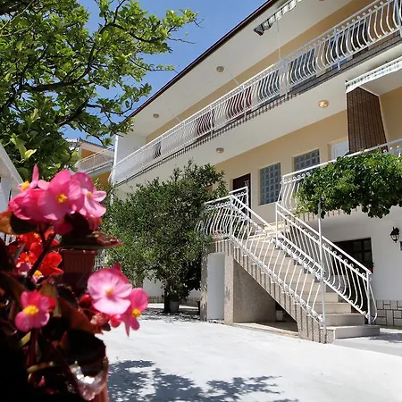 Carmen Appartement *
